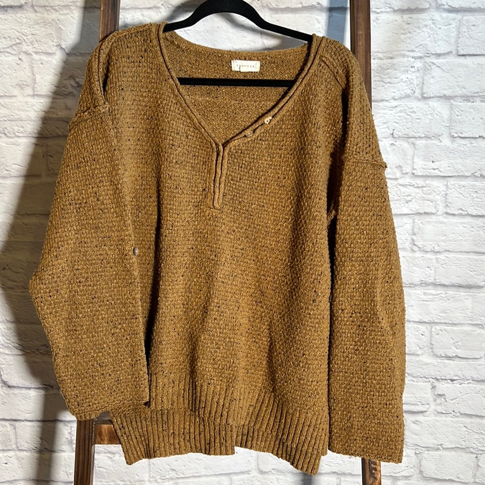 Women’s Loose fitting Golden Yellow Knit Sweater- Sz. Medium